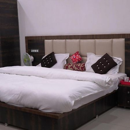 Rajmahal Resort Banquet Hall And Hotel Patna  Ngoại thất bức ảnh
